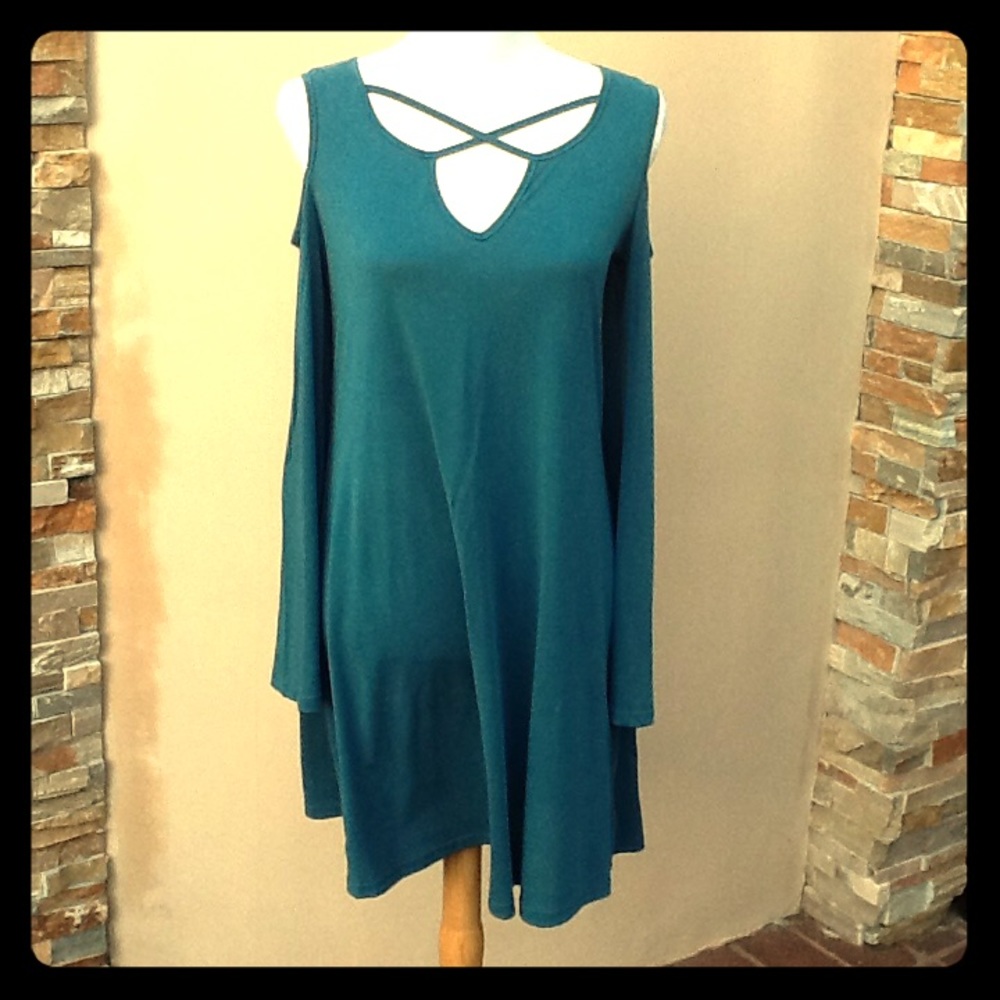 Bobeau cold shoulder , long sleeve dress, size S
